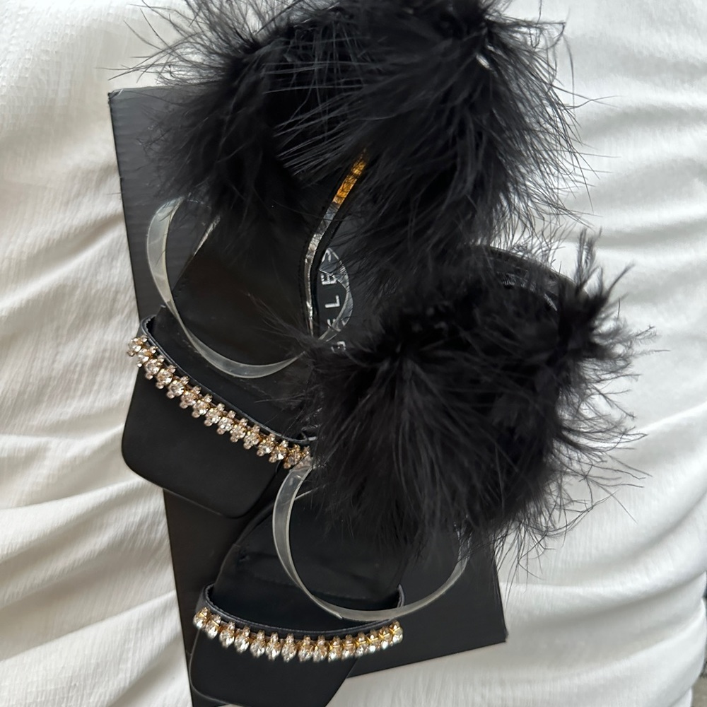Fashion nova feather gonna happen heeled sandals